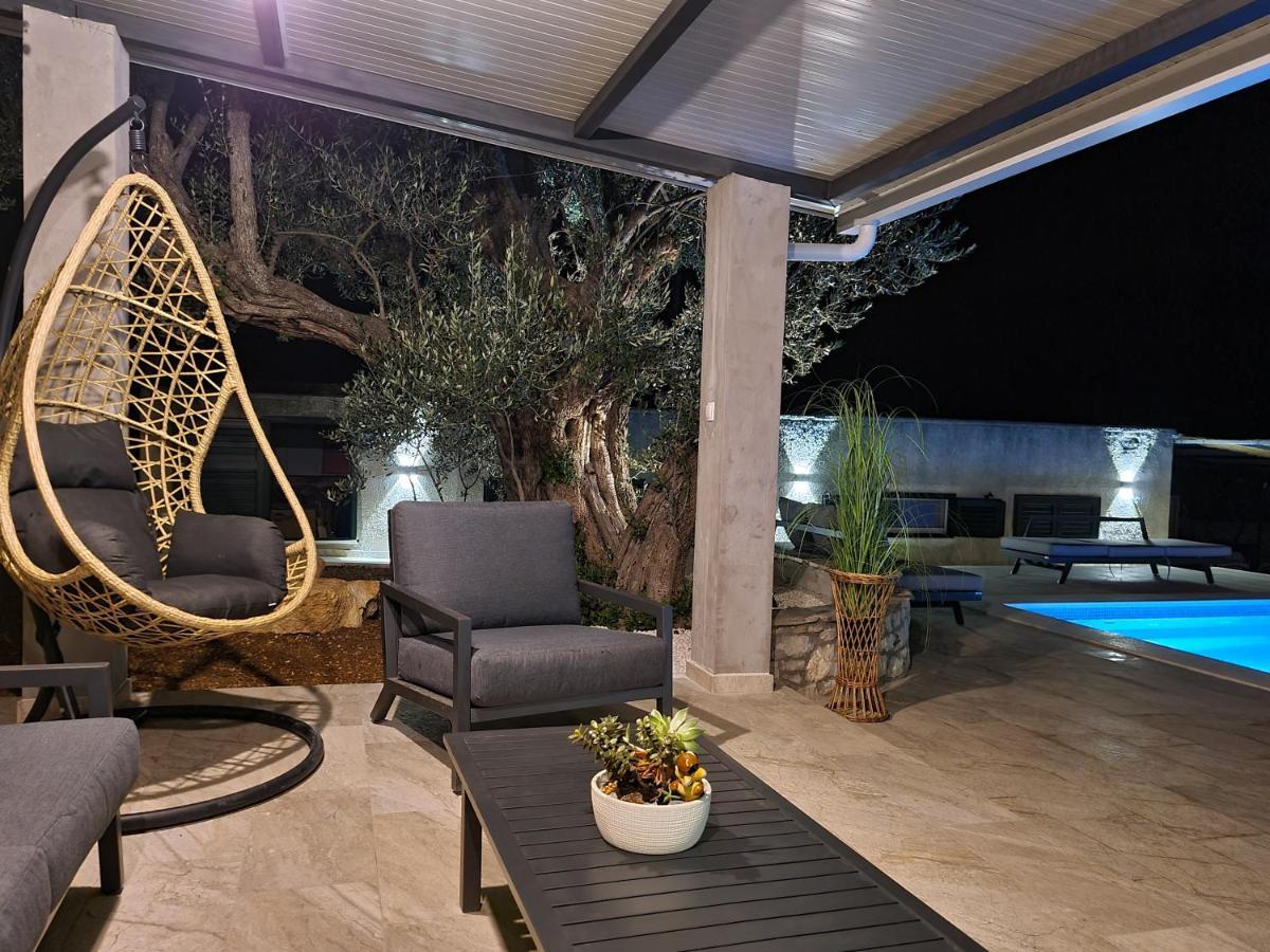 Olive Tree - House With Pool Villa Vinišće Dış mekan fotoğraf